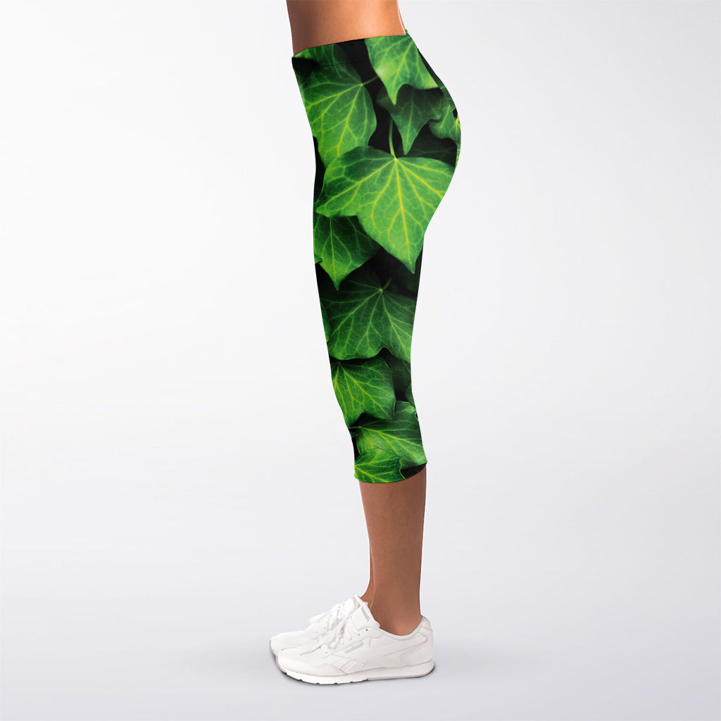Green Ivy Leaf Print Women's Capri Leggings
