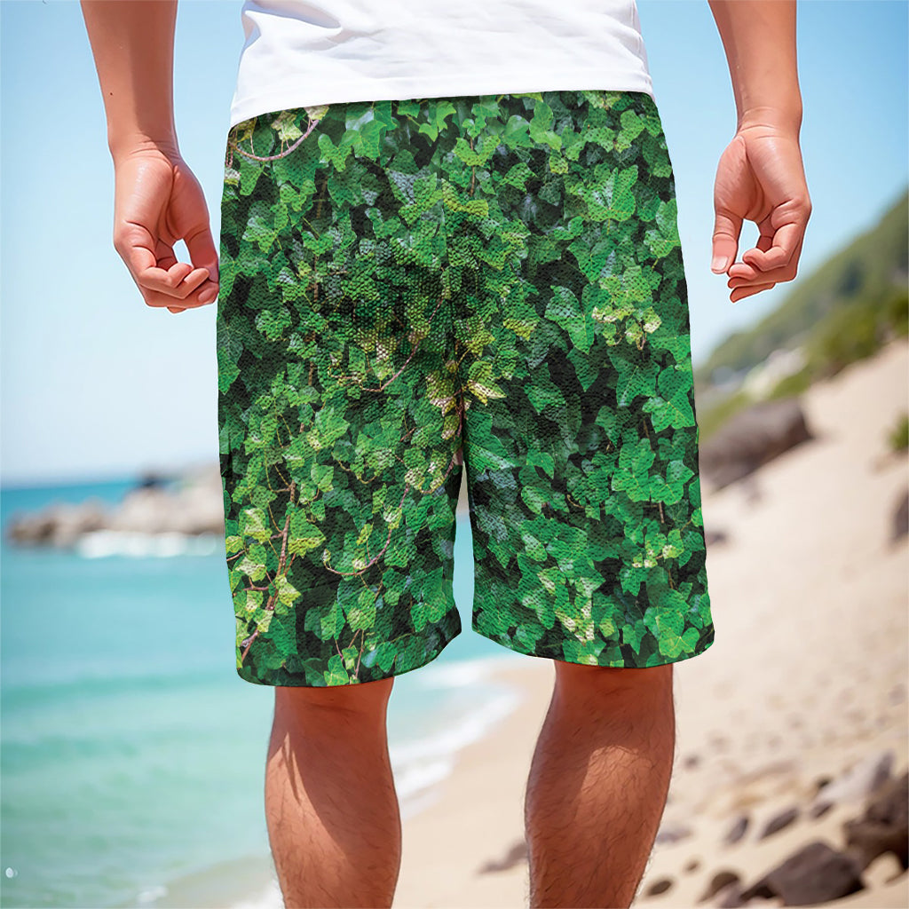 Green Ivy Wall Print Men's Cargo Shorts