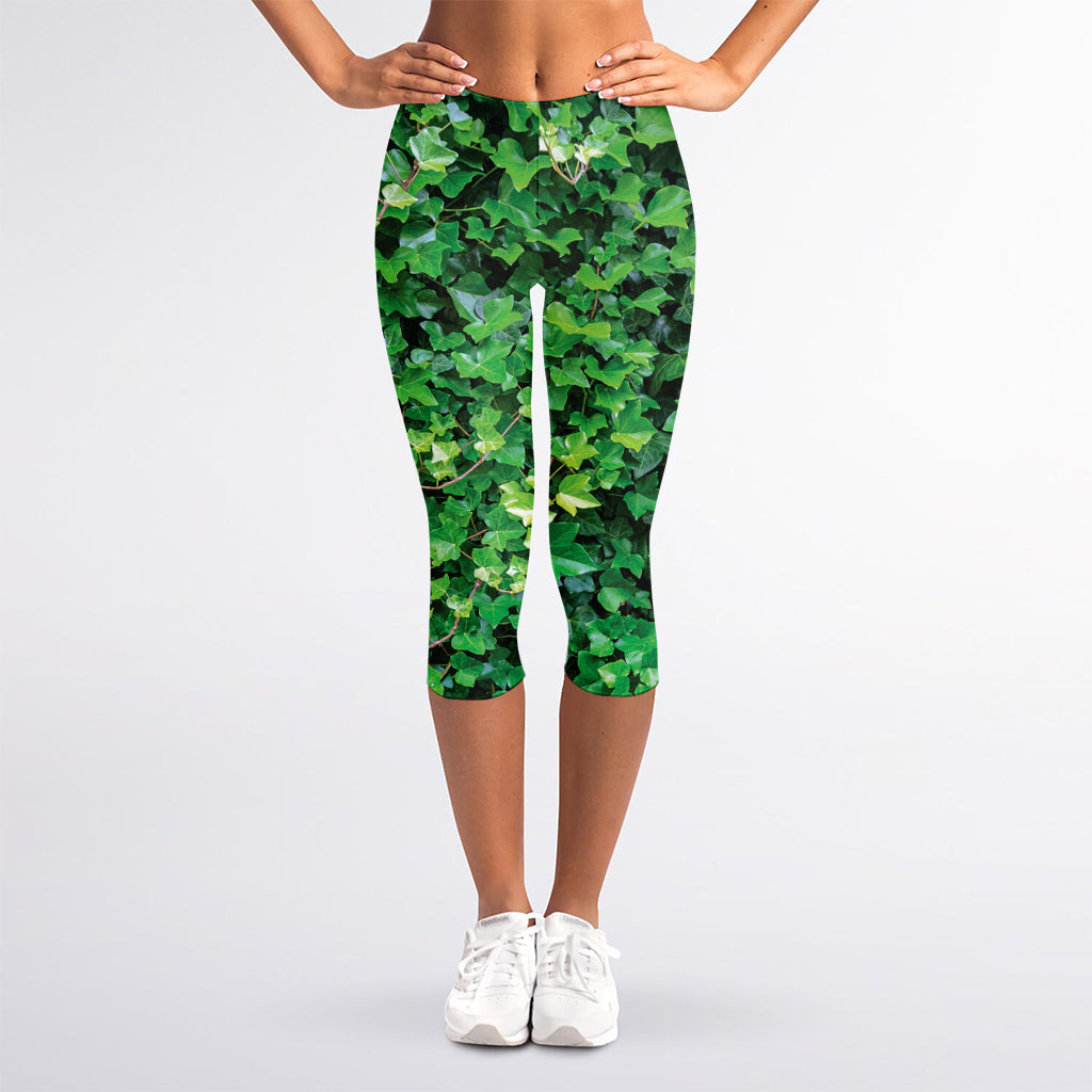 Green Ivy Wall Print Women's Capri Leggings