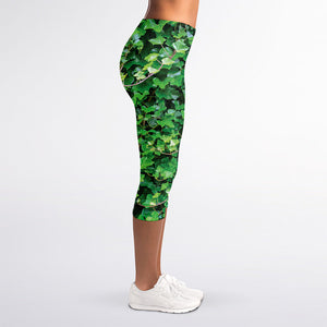 Green Ivy Wall Print Women's Capri Leggings