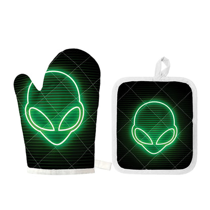 Green Light Alien Print Oven Mitt And Pot Holder Set