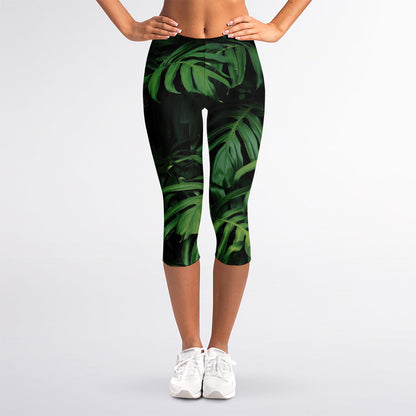 Green Monstera Leaf Print Women's Capri Leggings