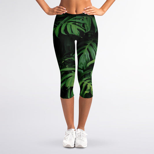 Green Monstera Leaf Print Women's Capri Leggings