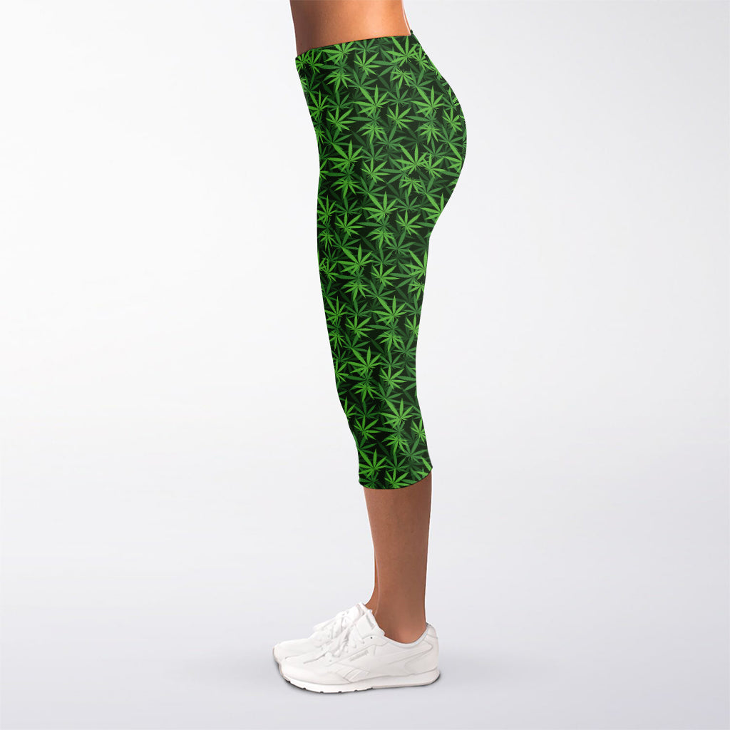 Green Pot Leaf Pattern Print Women's Capri Leggings