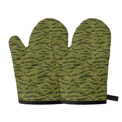 Green Tiger Stripe Camo Pattern Print Oven Mitts