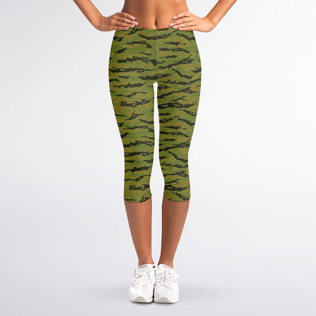 Green Tiger Stripe Camo Pattern Print Women's Capri Leggings
