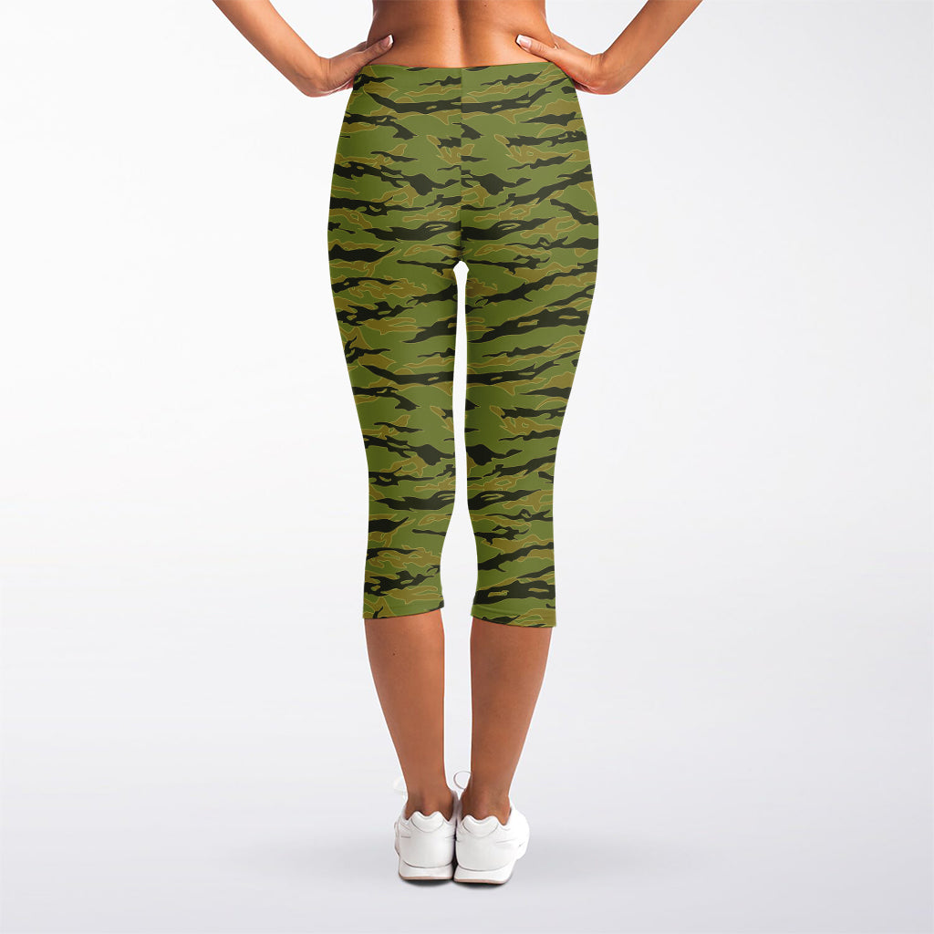 Green Tiger Stripe Camo Pattern Print Women's Capri Leggings