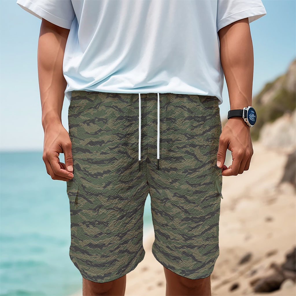 Green Tiger Stripe Camouflage Print Men's Cargo Shorts