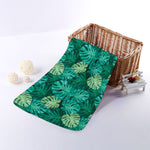 Green Tropical Monstera Pattern Print Towel