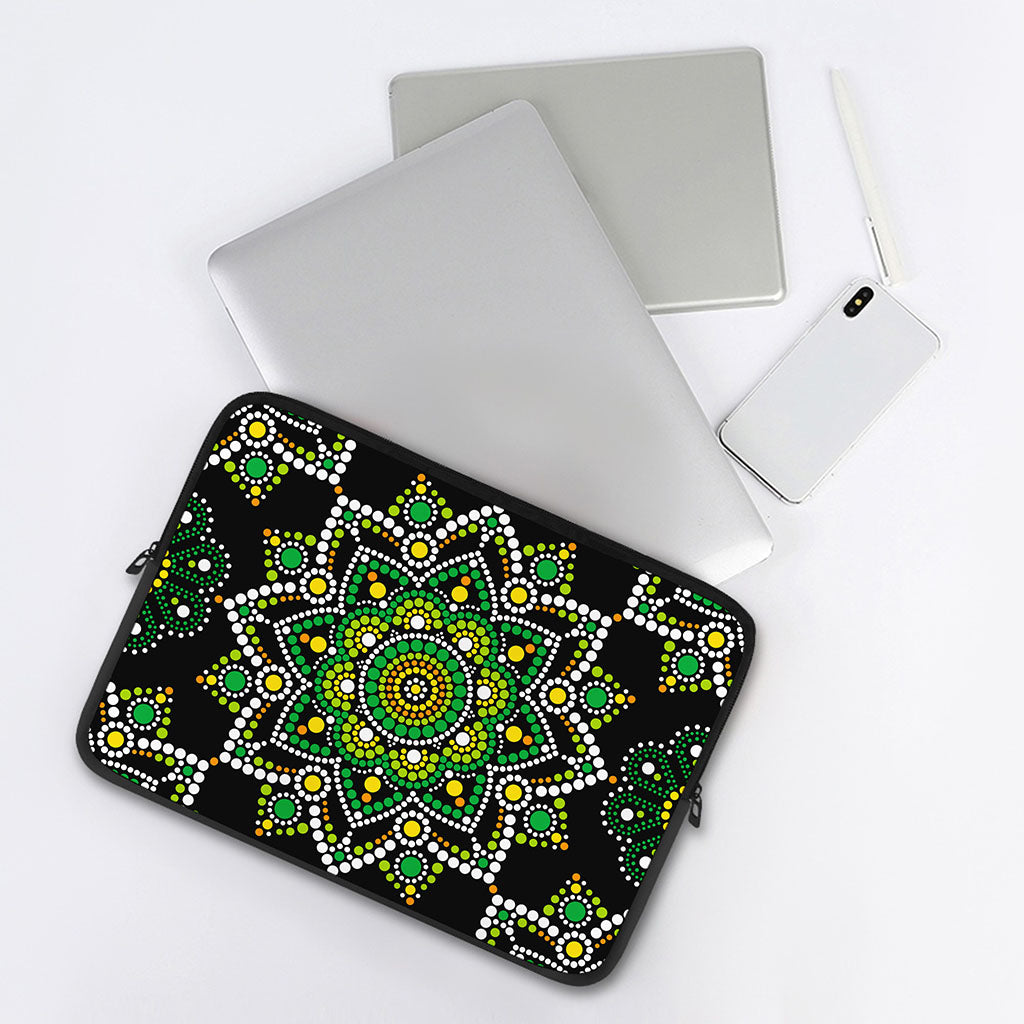 Green White Dot Mandala Print Laptop Sleeve