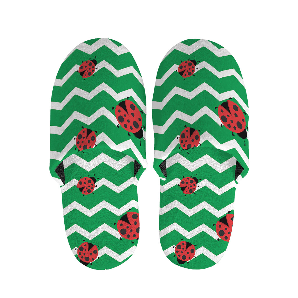 Green Zigzag Ladybird Pattern Print Slippers