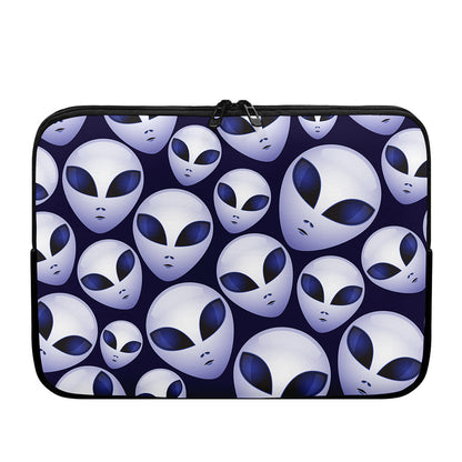 Grey Alien Face Pattern Print Laptop Sleeve