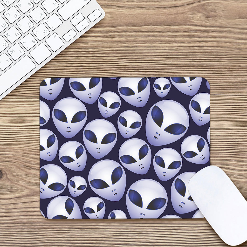 Grey Alien Face Pattern Print Mouse Pad