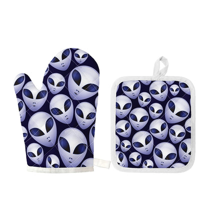 Grey Alien Face Pattern Print Oven Mitt And Pot Holder Set