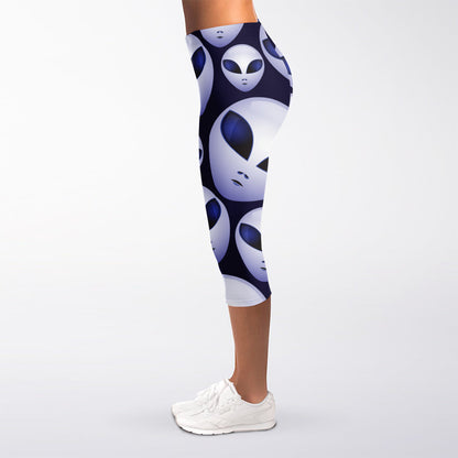 Grey Alien Face Pattern Print Women's Capri Leggings