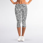 Grey And White Aztec Pattern Print Women's Capri Leggings