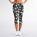 Grey And White Shark Pattern Print Women's Capri Leggings
