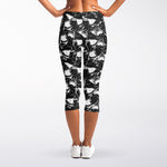 Grey And White Shark Pattern Print Women's Capri Leggings