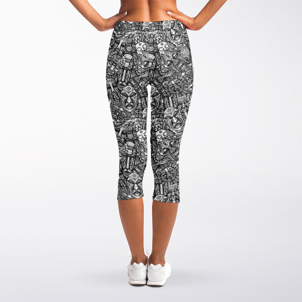 Grey And White Totem Pattern Print Women's Capri Leggings