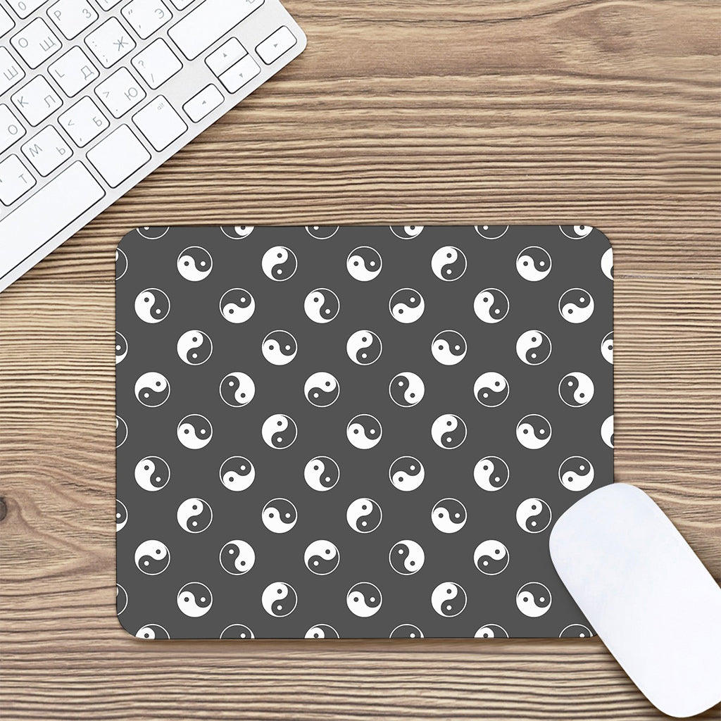Grey And White Yin Yang Pattern Print Mouse Pad