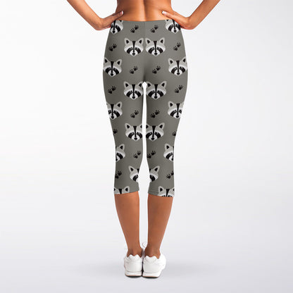Grey Raccoon Pattern Print Women's Capri Leggings