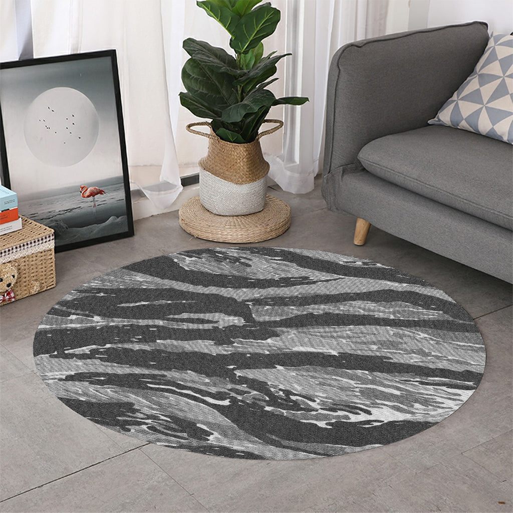 Grey Tiger Stripe Camouflage Print Round Rug