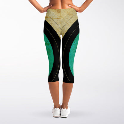 Grunge Bullseye Target Print Women's Capri Leggings
