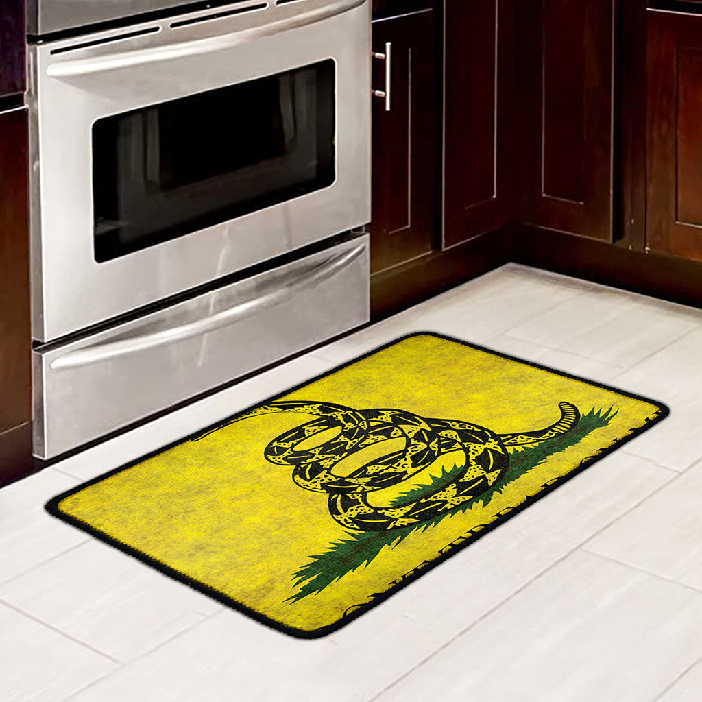 Grunge Gadsden Flag Print Kitchen Mat