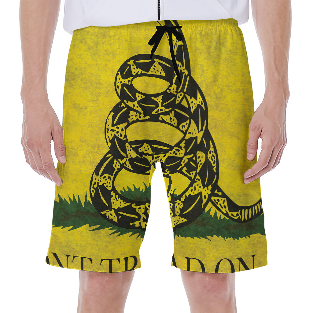 Grunge Gadsden Flag Print Men's Beach Shorts