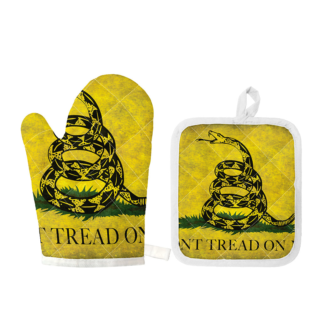 Grunge Gadsden Flag Print Oven Mitt And Pot Holder Set