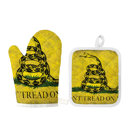 Grunge Gadsden Flag Print Oven Mitt And Pot Holder Set