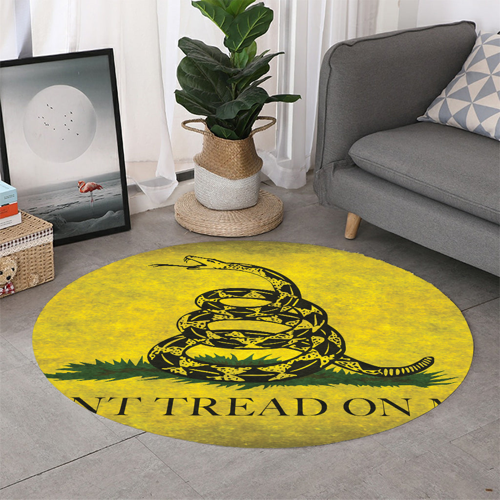 Grunge Gadsden Flag Print Round Rug