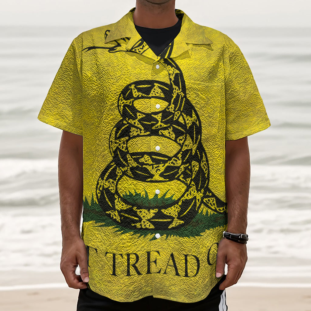 Grunge Gadsden Flag Print Textured Short Sleeve Shirt