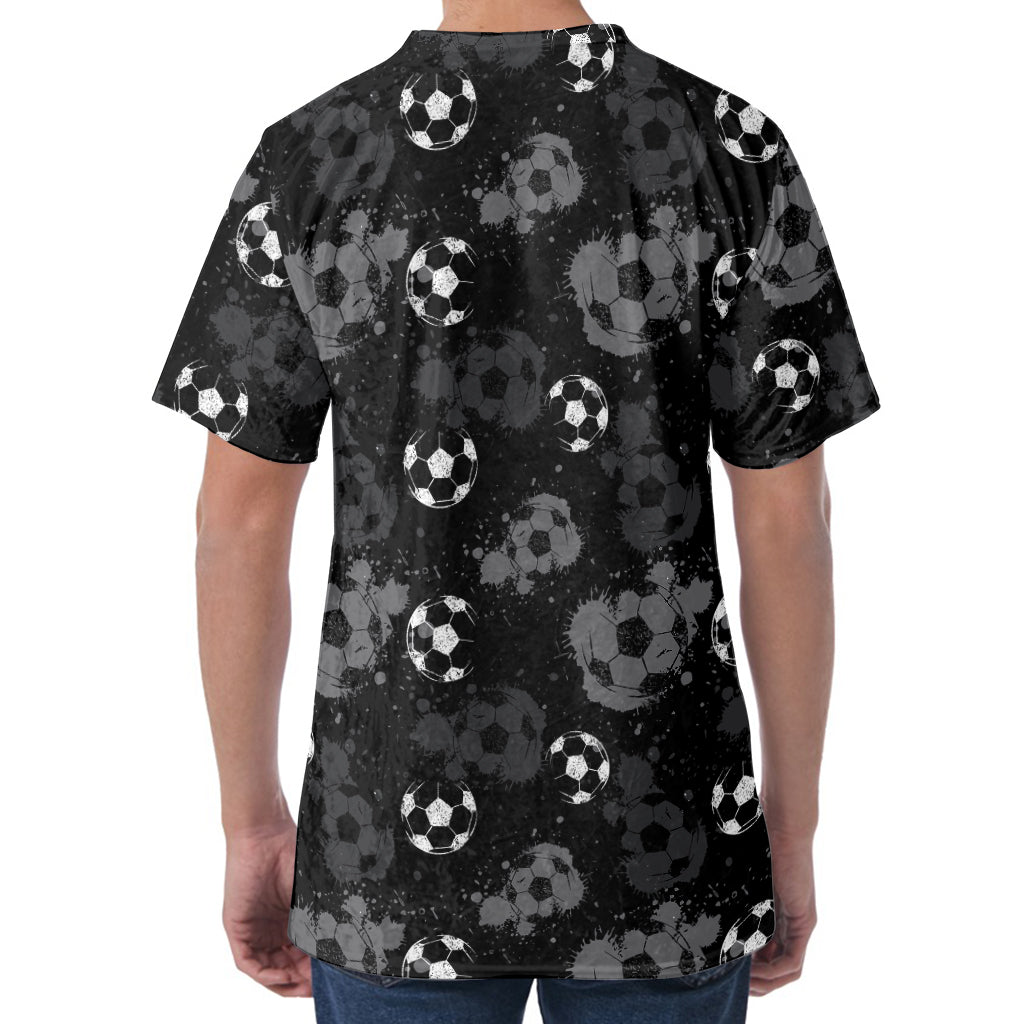 Grunge Soccer Ball Pattern Print Men's Velvet T-Shirt