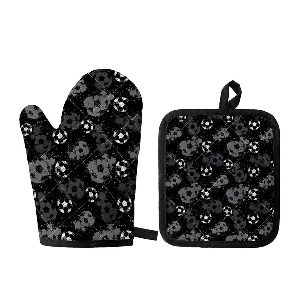 Grunge Soccer Ball Pattern Print Oven Mitt And Pot Holder Set
