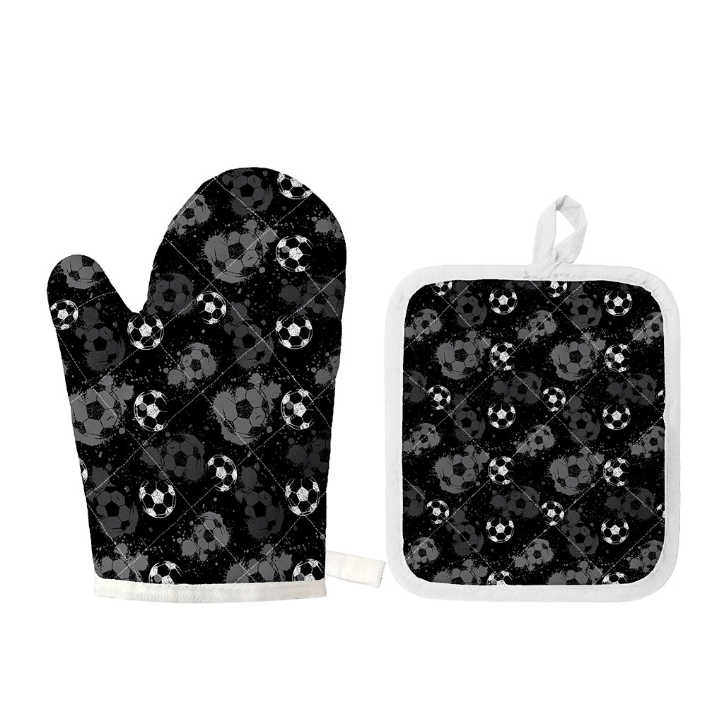 Grunge Soccer Ball Pattern Print Oven Mitt And Pot Holder Set