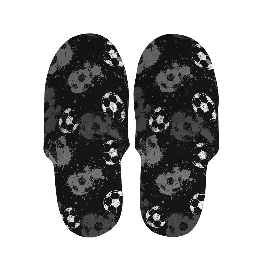 Grunge Soccer Ball Pattern Print Slippers