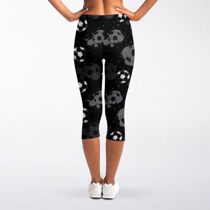 Grunge Soccer Ball Pattern Print Women's Capri Leggings