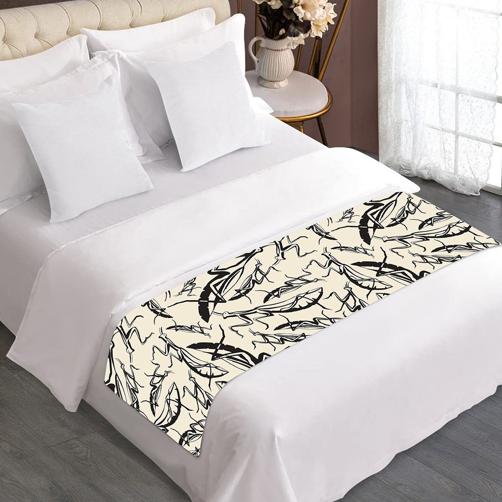 Hand Drawn Mantis Pattern Print Bed Runner