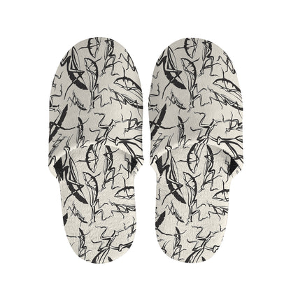 Hand Drawn Mantis Pattern Print Slippers