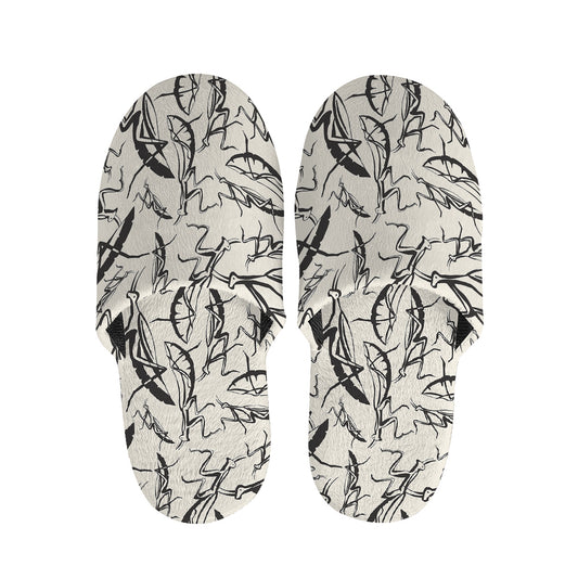 Hand Drawn Mantis Pattern Print Slippers