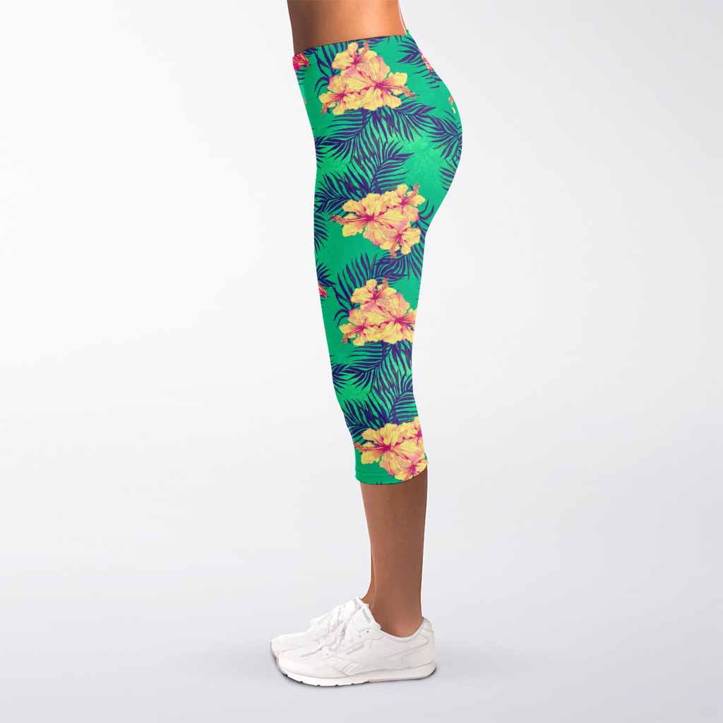 Hawaii Tropical Paradise Pattern Print Women's Capri Leggings