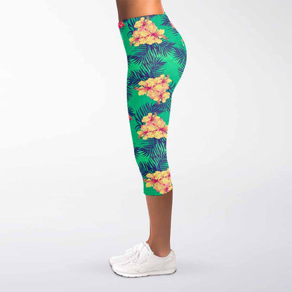 Hawaii Tropical Paradise Pattern Print Women's Capri Leggings