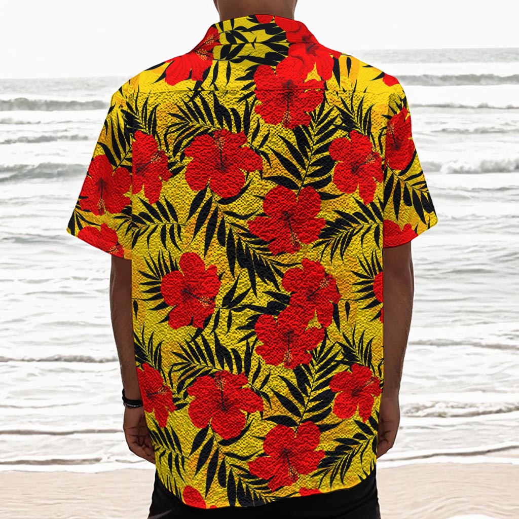 Hawaiian Hibiscus Flowers Pattern Print Textured Short Sleeve Shirt