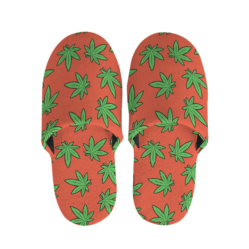 Hemp Leaf Pattern Print Slippers