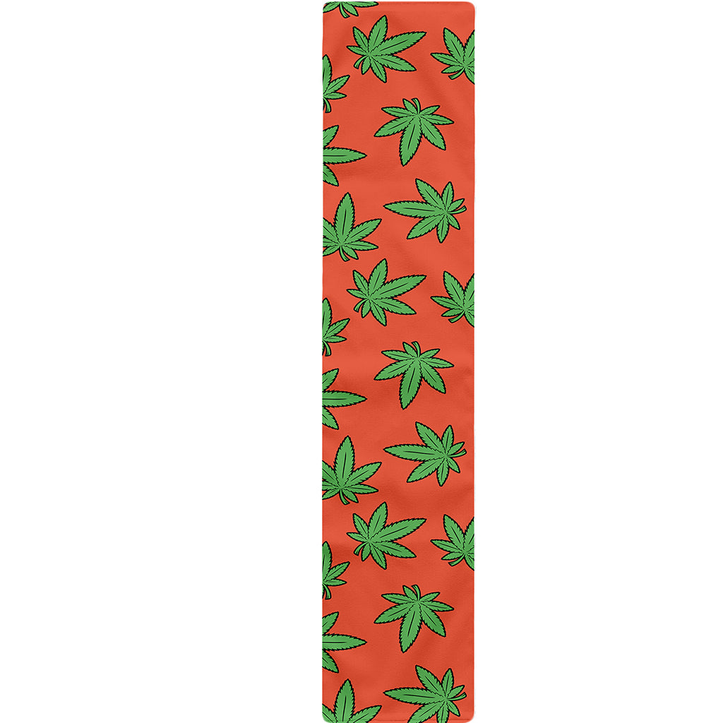 Hemp Leaf Pattern Print Table Runner