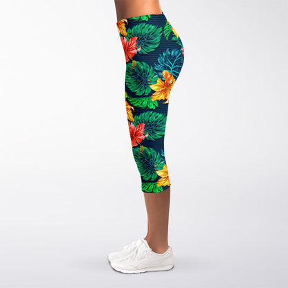 Hibiscus Monstera Hawaii Pattern Print Women's Capri Leggings