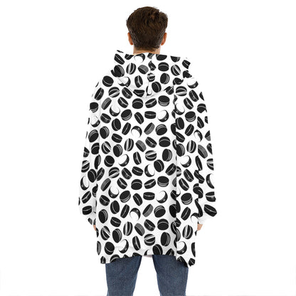 Hockey Puck Pattern Print Hoodie Blanket