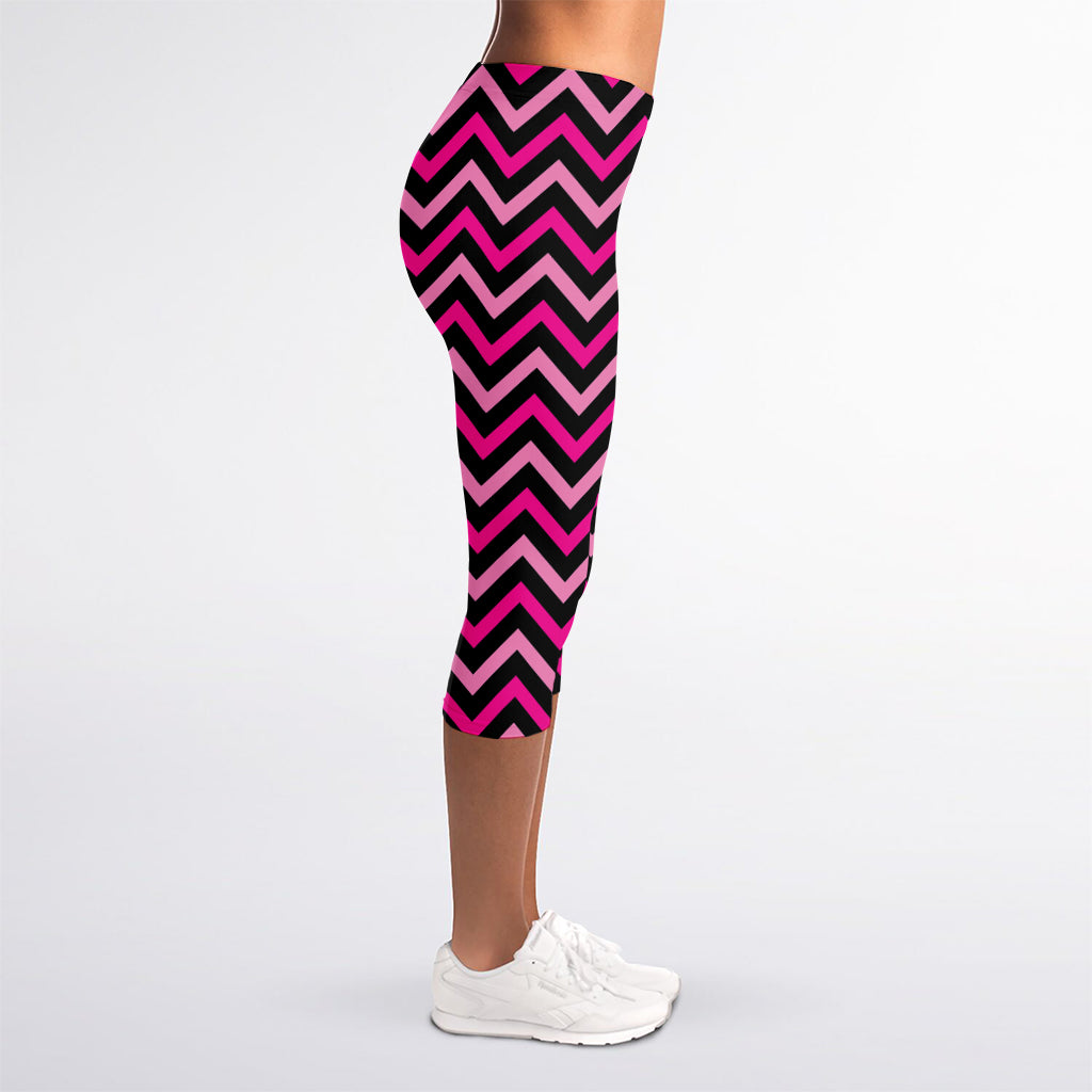 Hot Pink And Black Chevron Pattern Print Women's Capri Leggings