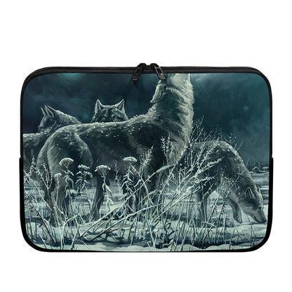 Howling Snowy Wolf Painting Print Laptop Sleeve